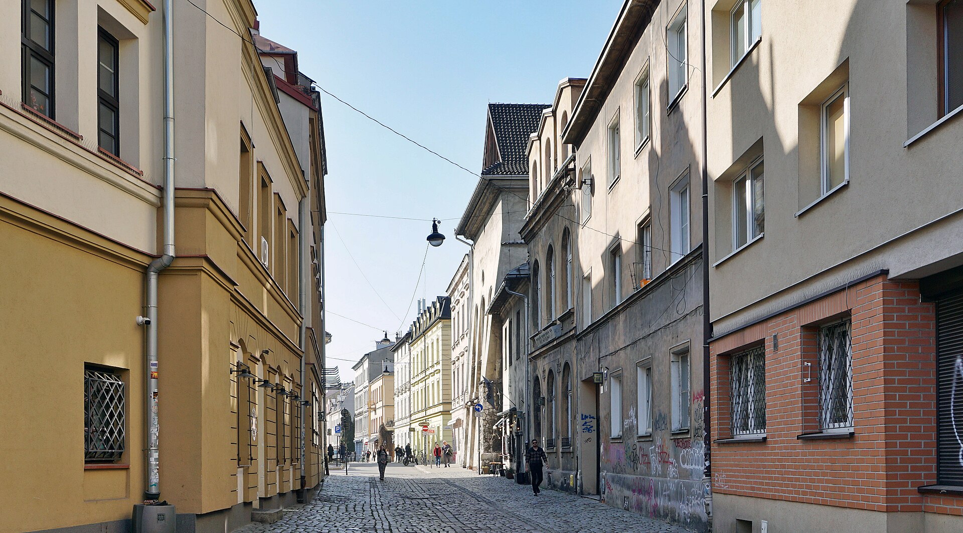 Klimatyczna uliczka dzielnicy Kazimierz w Krakowie.